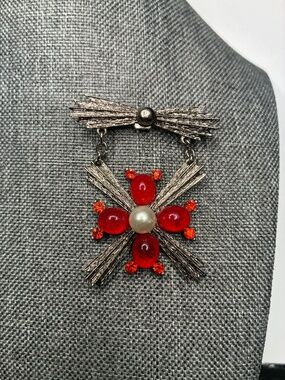 Vintage Etched Silver-tone dangle Maltese Cross Brooch